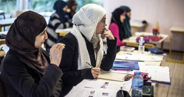 استطلاع: 50% من الروس يرفضون حظر ارتداء الحجاب فى المدارس