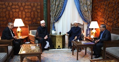 وزير الأوقاف يطلع الإمام الأكبر على تفاصيل بعثة الحج المصرية