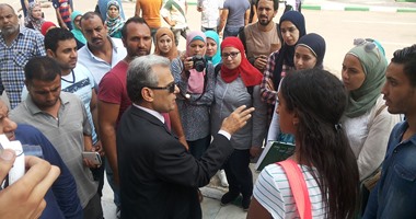 جابر نصار لطلاب المدينة الجامعية: إغلاق الزوايا حفاظا على قدسية الصلاة