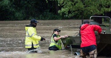 بالصور.. الفيضانات تجتاح مدينة تشارلستون الأمريكية بسبب إعصار "يواكين"