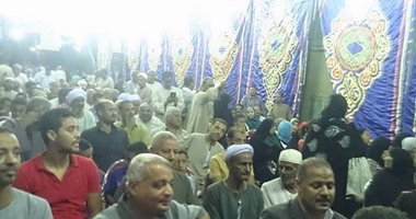 شعبة الفراشة:الأحياء الشعبية الأكثر انتعاشا فى سوق شوادر دعاية الانتخابات