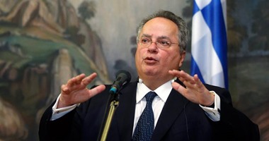 وزير خارجية اليونان يشيد بالاتفاق مع مقدونيا على تغيير اسمها