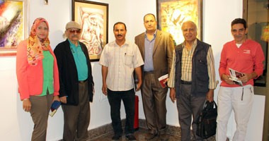 حمدى أبو المعاطى: معرض "ذكريات النصر" يعبر عن تواصل التشكيلين مع الدولة والشعب