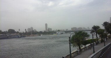 غيوم وعواصف ترابية فى سماء القاهرة