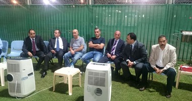 بالصور.. الملحق العسكرى بالإمارات يحضر تدريب المنتخب استعداداً للسنغال