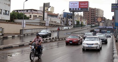 بالفيديو والصور.. سقوط أمطار على مناطق بالقاهرة والجيزة وتكدس مرورى بالطرق الرئيسية