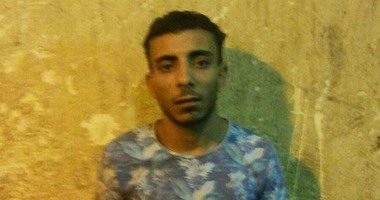 تاجر مخدرات يذبح "ترزى" ويطعن ابنه لمحاولة منعه من بيع الحشيش بإمبابة.. زوجة المجنى عليه: طلب منى مسامحته ونطق الشهادة قبل الوفاة.. وتؤكد: المتهم بدأ بطعن ابنى الكبير وانتهى بقتل والده عائلنا الوحيد