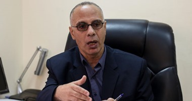 رئيس "غرب ووسط الدلتا الثقافى": السلفيون يرغبون فى إعادتنا للوراء.. والفكر عدوهم الأول.. وماشفناش من الملتزمين بالشكل غير الحروب والإرهاب.. والإخوان أرادوا السيطرة على مفاصل الدولة ليتحكموا فى الثقافة