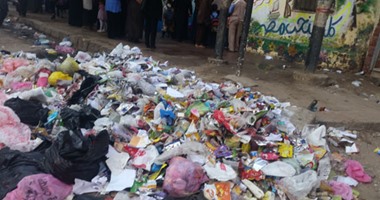 بالصور.. القمامة تحاصر المدارس بالغربية ومديرية التعليم تفشل فى حل الأزمة
