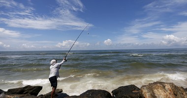 بالصور.. الصيد على شواطئ كولمبو "للرايقين فقط"