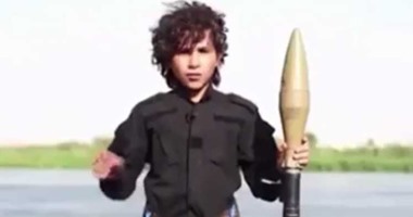 بالفيديو.. طفل "داعشى" لأوباما: "ادفع الجزية قبل أن تصلك سيوف الخلافة"