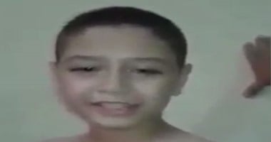 صحافة المواطن.. فيديو لتلميذ البحيرة ضربته معلمة لترديده “تسلم الأيادى”