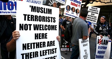 متظاهرون أستراليون يطالبون بطرد المسلمين وإغلاق المساجد بالبلاد