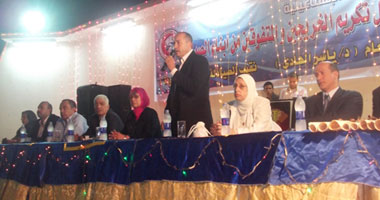 "صيادلة الإسماعيلية" تكرم 98 خريجا من دفعة 2011