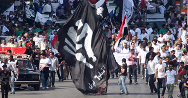 "6 إبريل": لن نتراجع عن فعالياتنا بالشارع لإعادة محاكمة "مبارك"