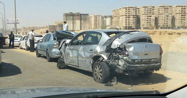 إصابة شخص فى حادث تصادم بين سيارتين وأتوبيس فى مدينة نصر