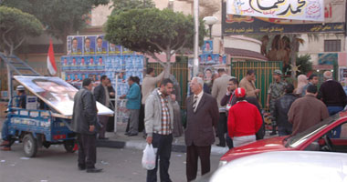 الجيش يغلق "حلوان الثانوية" أمام الناخبين بسبب الزحام الشديد