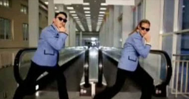  هيدى كلوم تفاجئ محبيها بتقديمها "Gangnam Style"