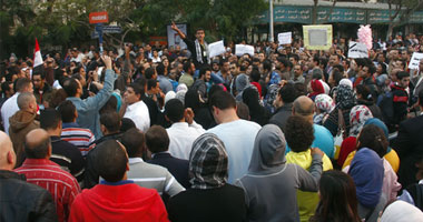 المشاركون فى مسيرة مصطفى محمود يهتفون "الشعب يريد إسقاط النظام"
