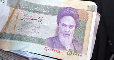 انخفاض الريال الإيرانى بعد تشديد واشنطن قيودها على طهران