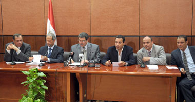 "الصحفيون" عقب لقاء "الجنزورى": ناقشنا زيادة البدل والمعاشات ورئيس الوزراء تعهد بالرد خلال أسبوع.. تعديل تشريعى قريب يحرر المؤسسات الصحفية من سطوة "الشورى"