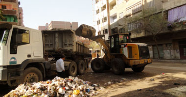 "محافظ الجيزة" يشكل مجموعات لأعمال الجمع المنزلى بعد تراكم القمامة بالشوارع