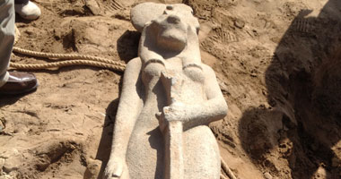 "الآثار" تعلن اكتشاف تمثال للإلهة سخمت بالكرنك