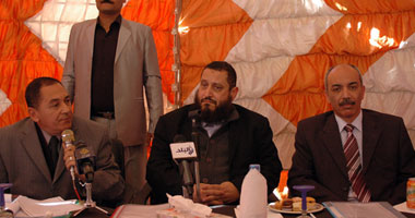 عماد عبد الغفور خلال زيارته بجنوب سيناء:سنعمل على تحويل مدينة "أبوزنيمة" لمنطقة صناعية كبرى.. سكرتير جنوب سيناء:المدينة تحتاج لقرار جمهورى لكسب الصفة القانونية.. وأهالى المدينة: نعانى من البيروقراطية