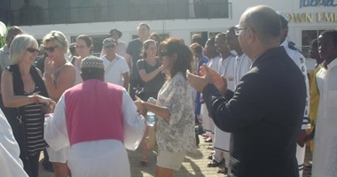 بالصور.. ننشر تفاصيل استقبال الوفد الإعلامى الألمانى لأسوان.. المحافظ وسفير مصر بألمانيا فى استقبال السياح بالمزمار والعروض النيلية.. واحتفالية خاصة عن أسوان فى مدينة هانوفر الألمانية