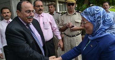 وزيرة القوى العاملة ومحافظ القليوبية يفتتحان مكتبا للتشغيل بالقليوبية