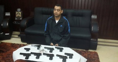 9 طبنجات بحوزة صاحب مكتبة فى محافظة الغربية