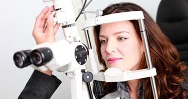 دراسة تتوصل إلى اكتشاف أمراض العين من نمط متابعة التلفزيون