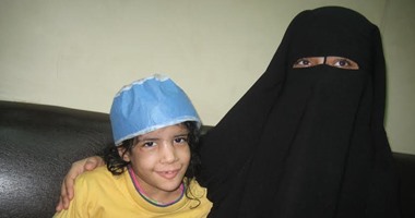 طبيبة الطفلة ضحية تعذيب والدها بنبروه: لولا عناية الله لتوفيت