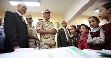 قائد المنطقة العسكرية المركزية ومحافظ الجيزة يتفقدان مدارس المحافظة