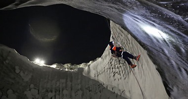 بالصور.. علماء روس يحاولون حل لغز حفرة نهاية العالم بشبه جزيرة معزولة