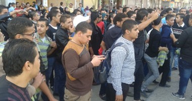القبض على 8 من طلاب "تجارة إدكو" خلال وقفة للمطالبة بنقل محول كهرباء
