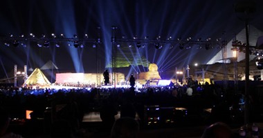 بالصور.. مسرح الصوت والضوء بالأهرامات يستعد لحفل ختام مهرجان القاهرة