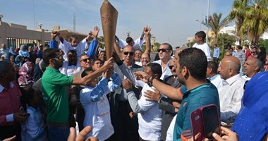بالصور.. محافظ البحر الأحمر يستقبل شعلة أولمبياد الشرق الأوسط وإفريقيا