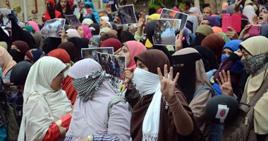 مسيرة لطلاب الإخوان بجامعة القاهرة فى ذكرى أحداث محمد محمود