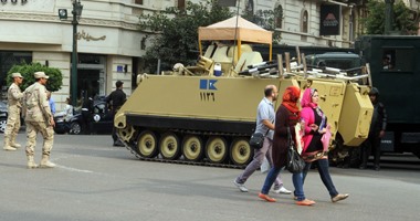 الجيش ينشر آليات عسكرية فى ميدان طلعت حرب لمواجهة دعوات العنف
