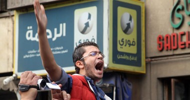 القوات الخاصة تفض تظاهرة بـ"محمد محمود"