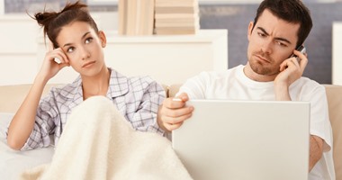 دراسة: البريطانى يخصص 6 دقائق فقط للحديث مع زوجته