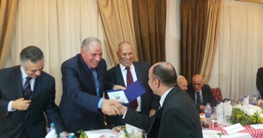 الزند فى افتتاح نادى قضاة أسيوط: نائب الإخوان عين 700 موظف فى النيابة العامة ووزير العدل الاسبق وظف 50 من بلده دير مواس.. جمعنا صور وتسجيلات لمخططات جماعة الإرهاب عقدت داخل نادى القضاة