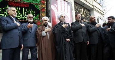 بالصور.. الرئيس الإيرانى یبکی فى مواكب عزاء محرم فى ذكرى عاشوراء