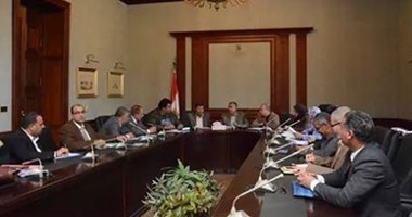 محافظ الإسكندرية يبحث تفعيل دور الجمعيات الأهلية بمنظومة النظافة الجديدة
