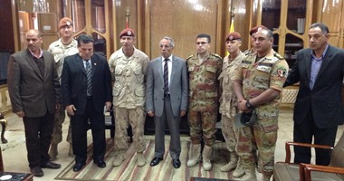 محافظ شمال سيناء يلتقى قائد القوة متعددة الجنسيات بالعريش