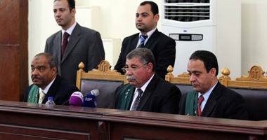 بدء جلسة محاكمة المتهمين فى أحداث مجلس الشورى بحضور ماهينور المصرى