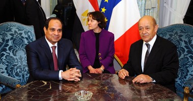 السيسى يلتقى وزير الدفاع الفرنسى لبحث التعاون العسكرى