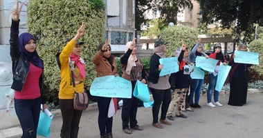 طالبات حملة "مجندة مصرية" ينهين وقفتهن بعين شمس بتعظيم سلام للجيش