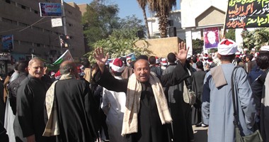 بالصور.. أئمة سوهاج يتظاهرون للتنديد بالإرهاب ورفع المصحف غدا